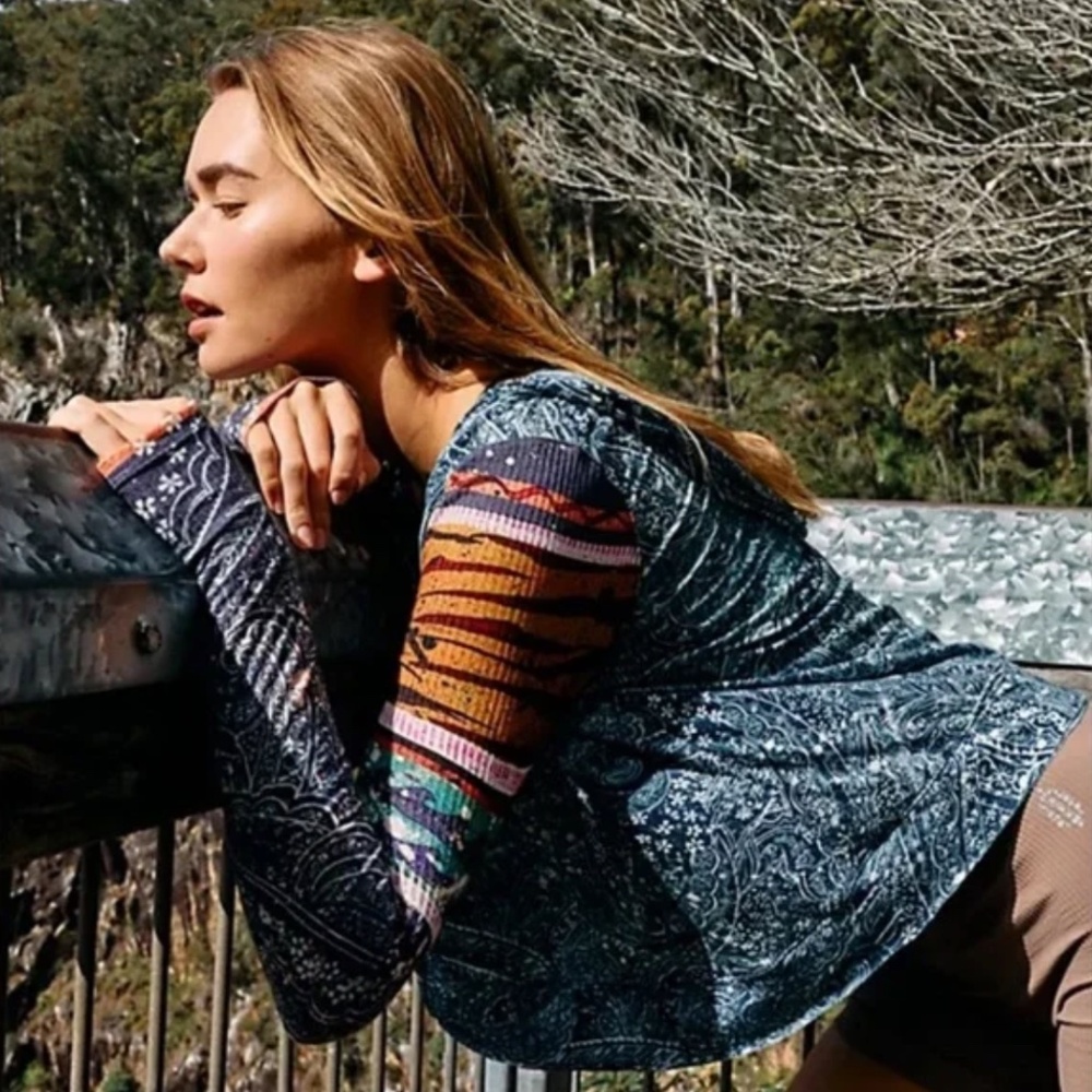 Soul Searcher Printed Hoodie - Size Small (NWOT) - Picture 2 of 7